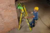 LOUISVILLE LADDER 6-FOOT FIBERGLASS CROSS PINNACLE PLATFORM AND LEANING STEP LADDER, FCP1406HD - Image 9