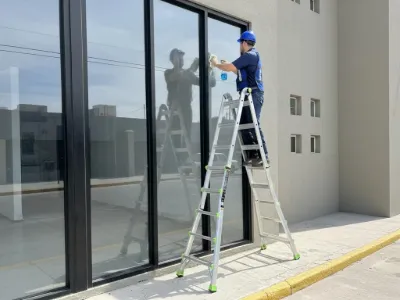 A Multipurpose Ladder: Six Positions, One Ladder